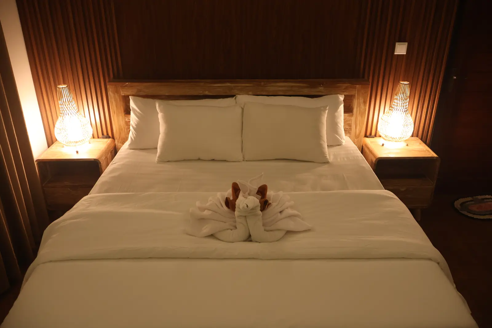 Second queen bedroom at J Ming Villa