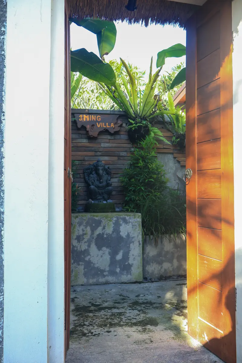 Private entrance path at J Ming Villa