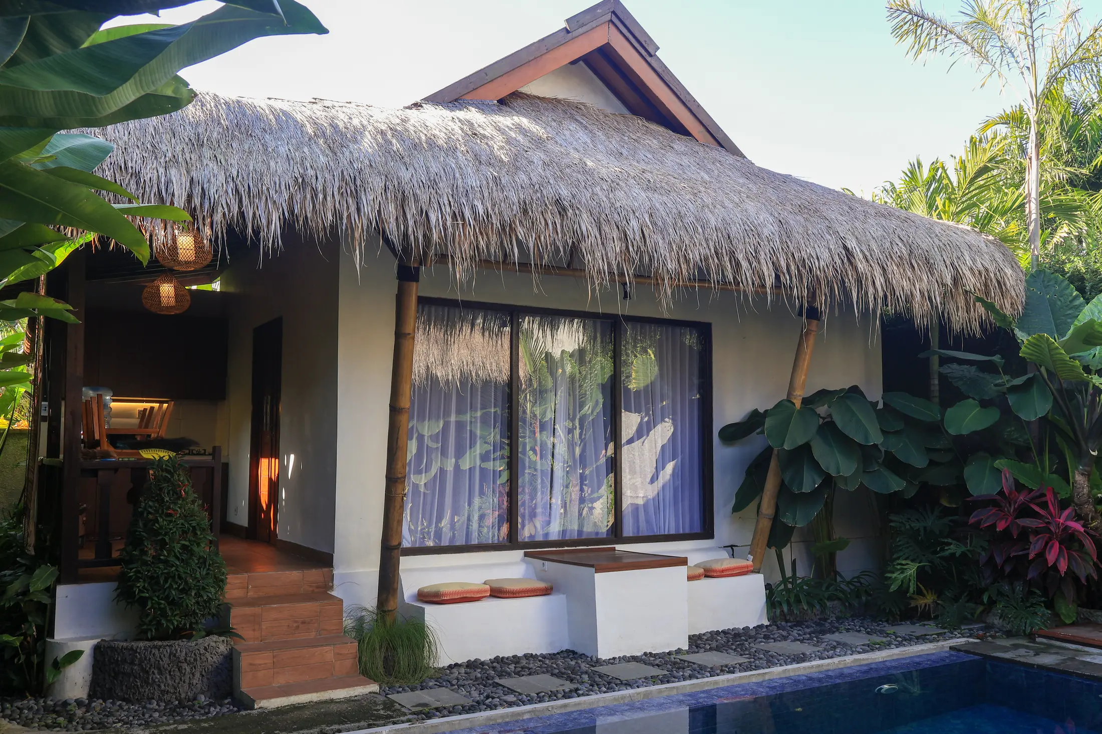 J Ming Villa exterior and private pool in Ubud